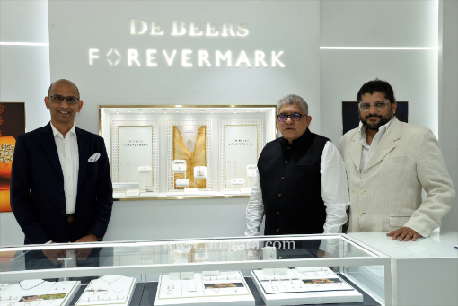 De Beers celebrates diamond beauty spots with Reflections of