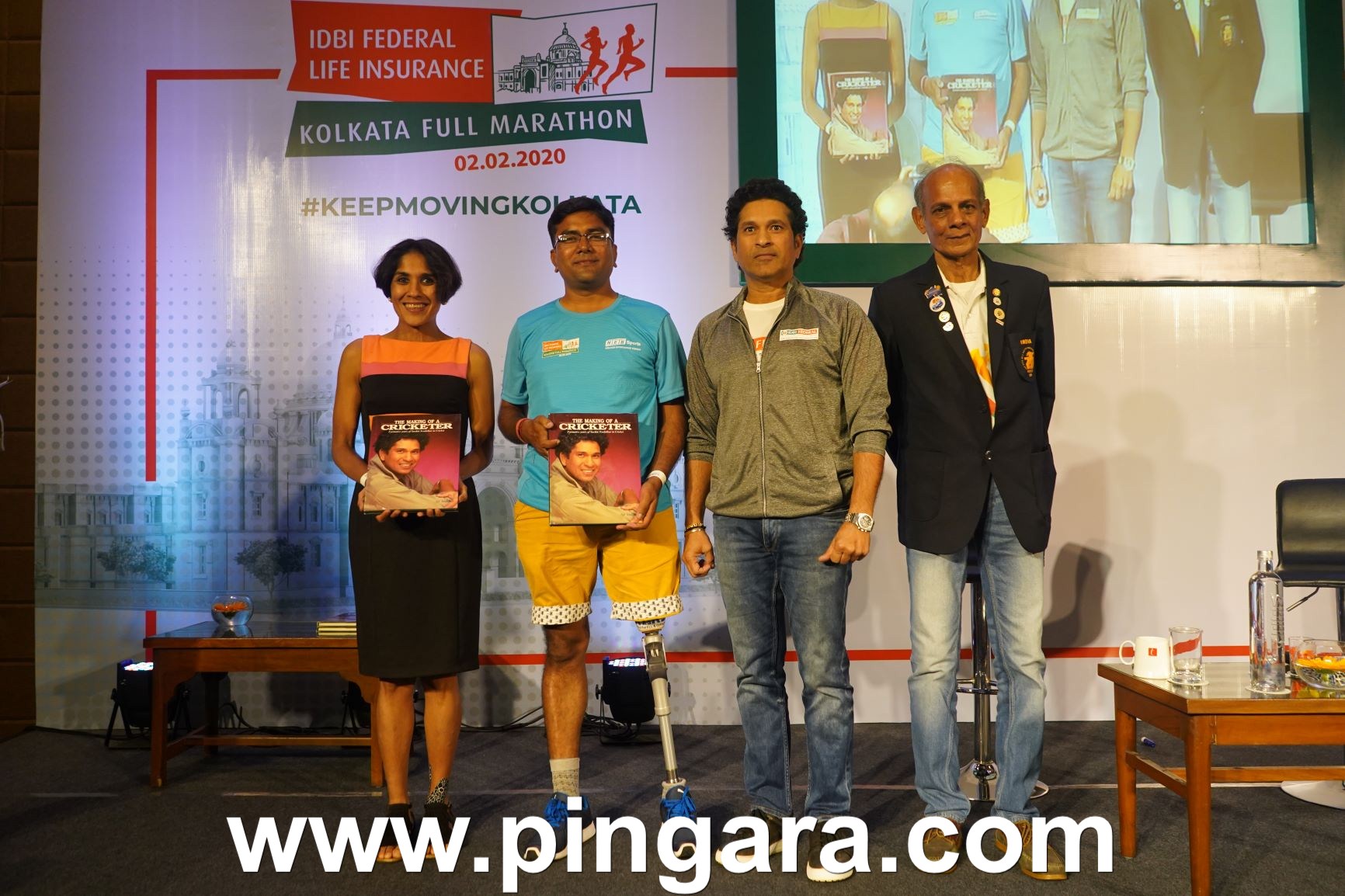 (L-R) Anjali Saraogi winner of IDBI Federal Life Insurance Kolkata Full Marathon 2018 & 2019, Uday Kumar, an amputee who is a seasoned marathoner & Arun Singh, a 70-years-old runner along wit